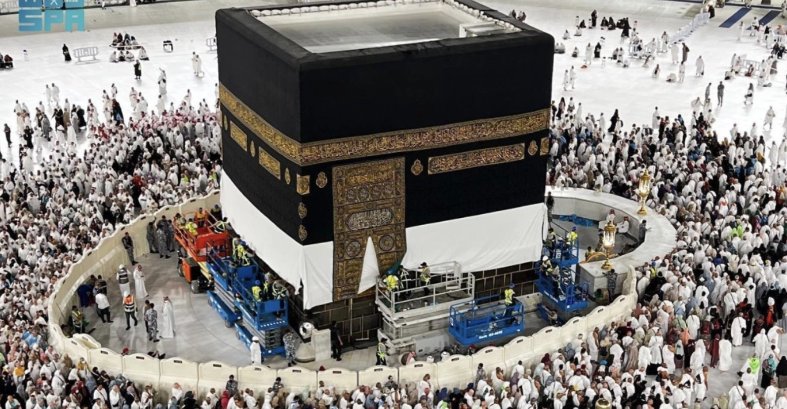 Kiswah Ka’bah Diangkat Sebagian, Tanda Dimulainya Musim Haji 2026